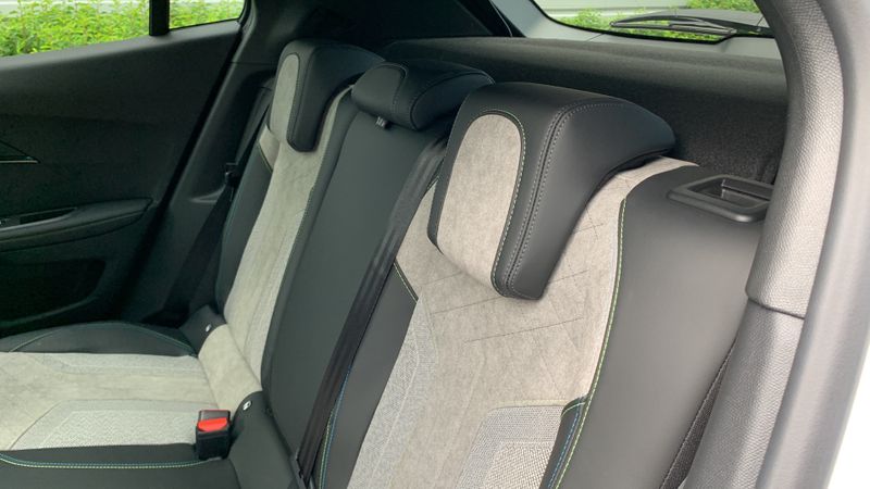 Peugeot 2008 100kW GT Premium 50kWh 5dr Auto