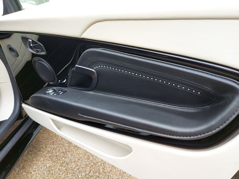 Aston Martin DB11 V8 2dr Touchtronic Auto
