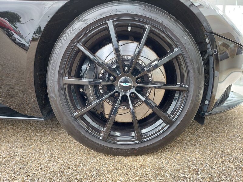 Aston Martin DB11 V8 2dr Touchtronic Auto