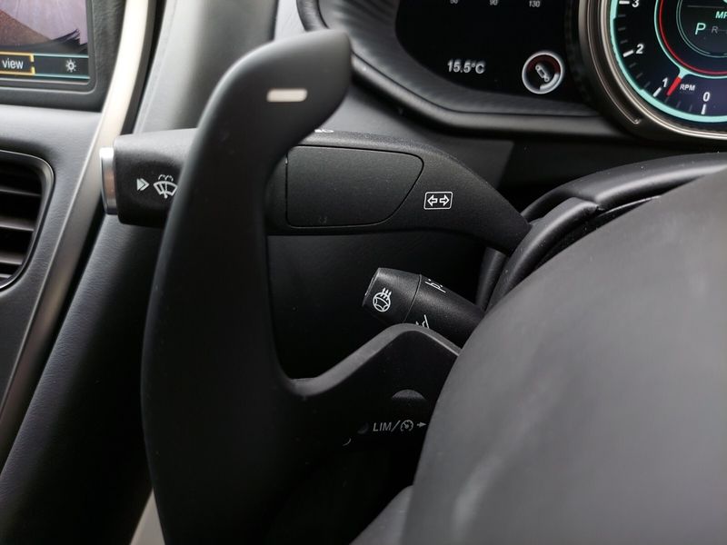 Aston Martin DB11 V8 2dr Touchtronic Auto