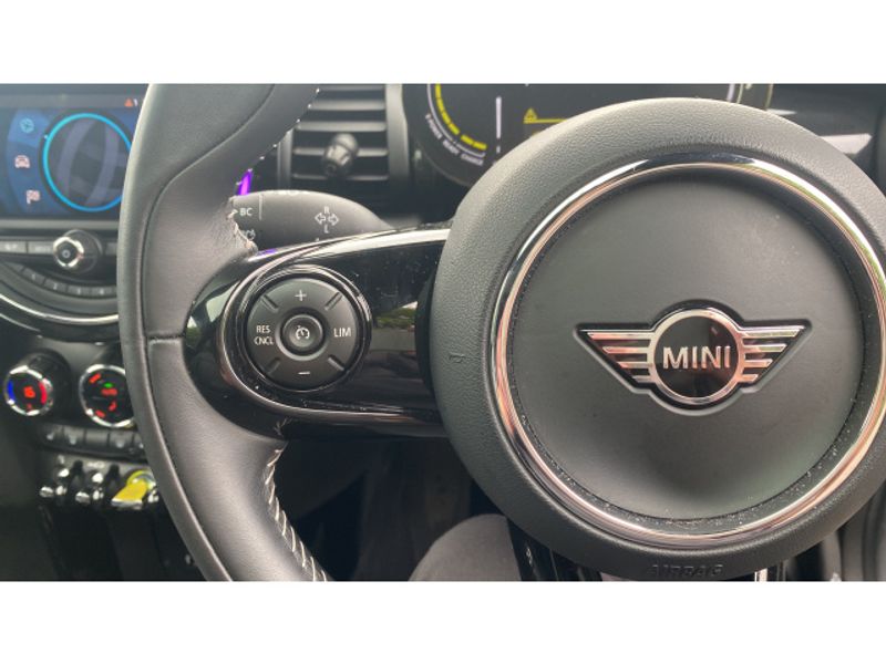 MINI Hatchback 135kW Cooper S Level 3 33kWh 3dr Auto