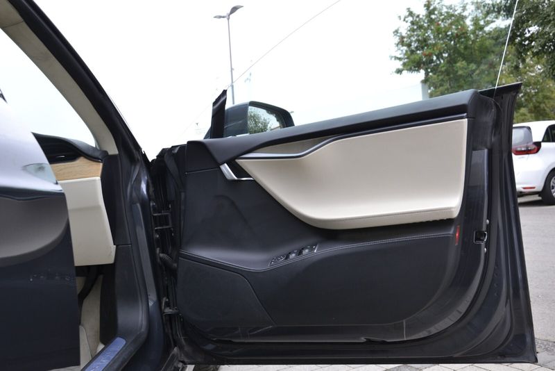 Tesla Model S 449kW 100kWh Dual Motor 5dr Auto