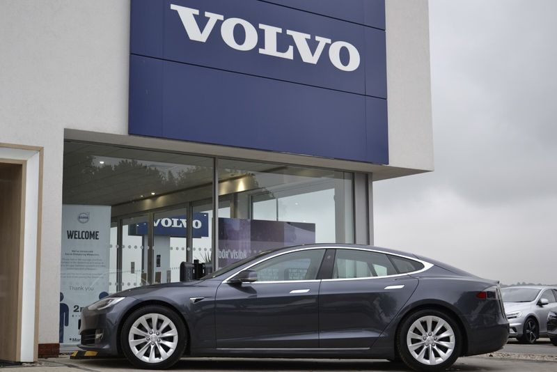 Tesla Model S 449kW 100kWh Dual Motor 5dr Auto