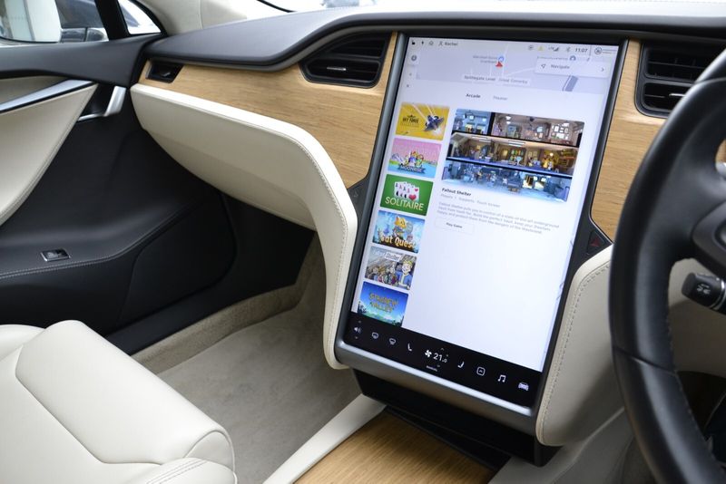 Tesla Model S 449kW 100kWh Dual Motor 5dr Auto