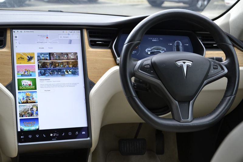 Tesla Model S 449kW 100kWh Dual Motor 5dr Auto