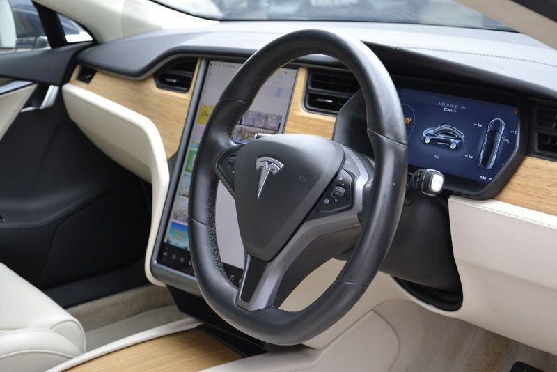 Tesla Model S 449kW 100kWh Dual Motor 5dr Auto