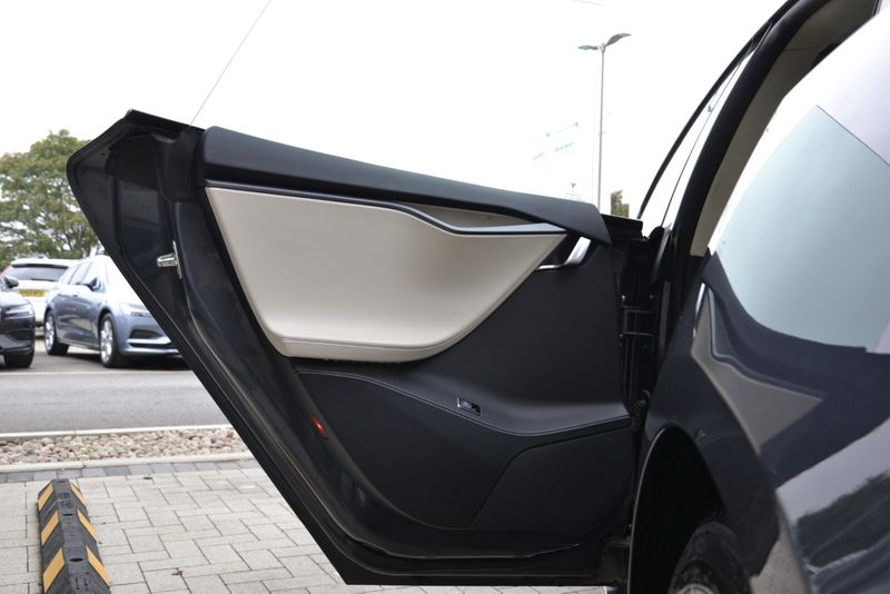 Tesla Model S 449kW 100kWh Dual Motor 5dr Auto