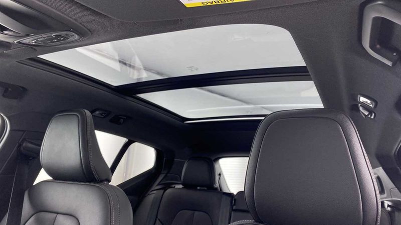 Volvo XC40 2.0 D3 R DESIGN Pro 5dr Geartronic