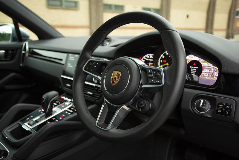 Porsche Cayenne E-Hybrid 5dr Tiptronic S