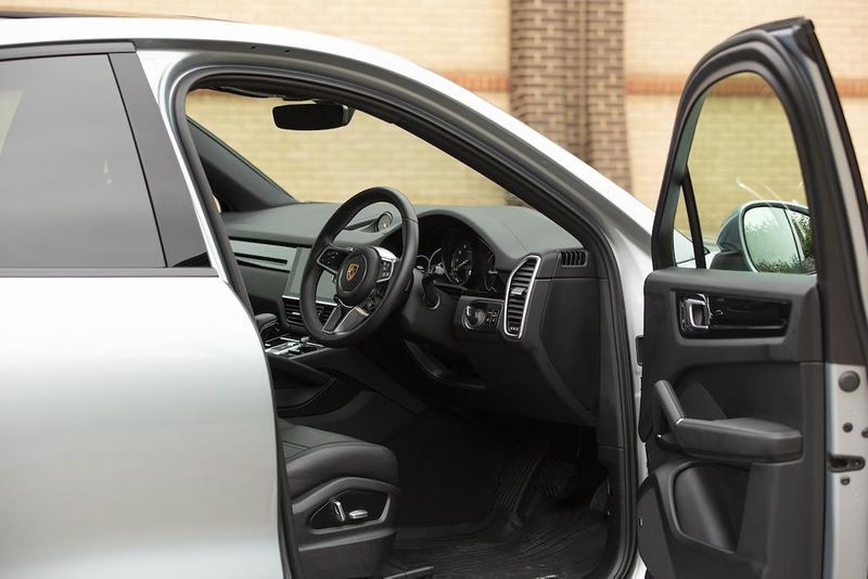 Porsche Cayenne E-Hybrid 5dr Tiptronic S