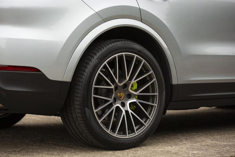 Porsche Cayenne E-Hybrid 5dr Tiptronic S
