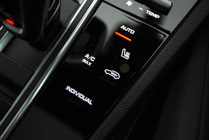 Porsche Cayenne E-Hybrid 5dr Tiptronic S