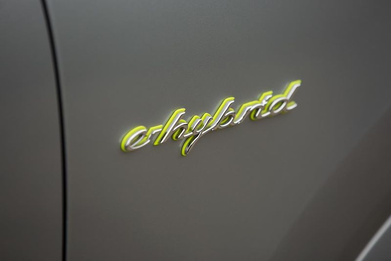 Porsche Cayenne E-Hybrid 5dr Tiptronic S