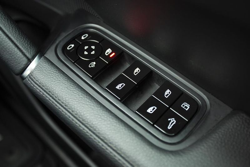 Porsche Cayenne E-Hybrid 5dr Tiptronic S