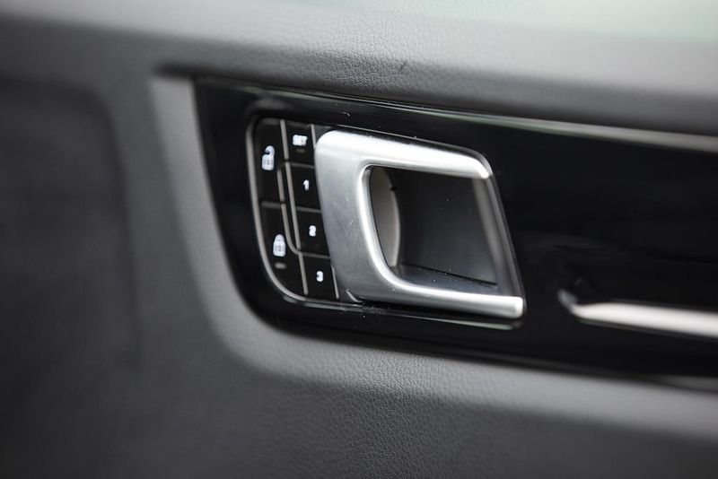 Porsche Cayenne E-Hybrid 5dr Tiptronic S
