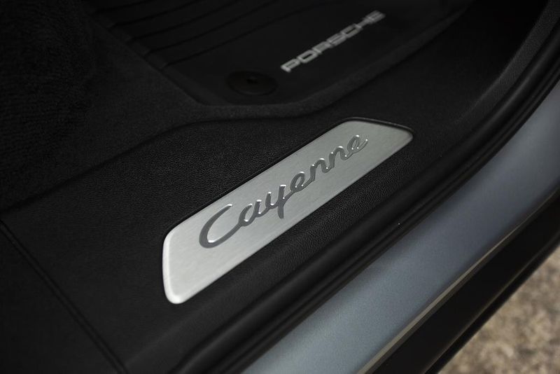 Porsche Cayenne E-Hybrid 5dr Tiptronic S