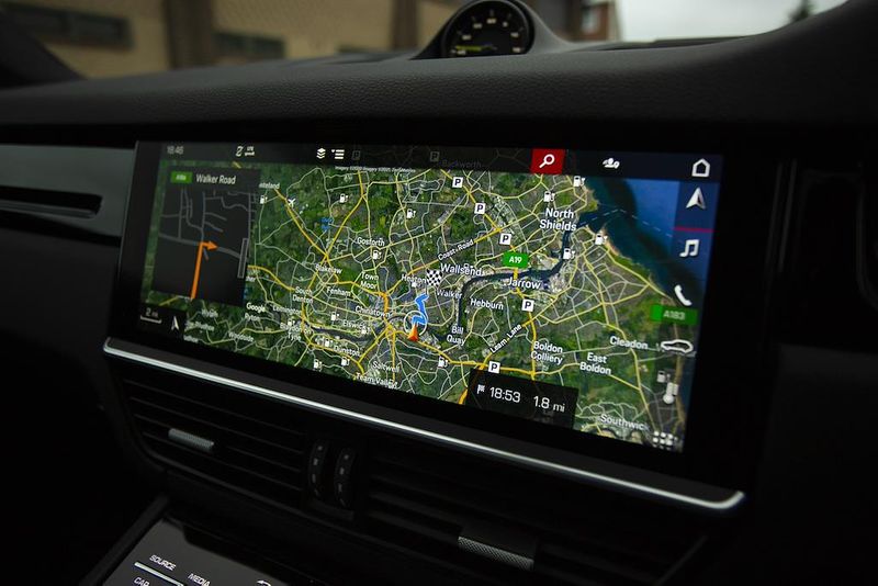 Porsche Cayenne E-Hybrid 5dr Tiptronic S
