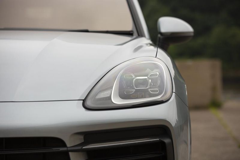 Porsche Cayenne E-Hybrid 5dr Tiptronic S