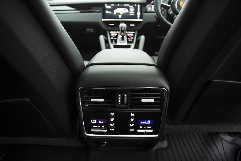 Porsche Cayenne E-Hybrid 5dr Tiptronic S