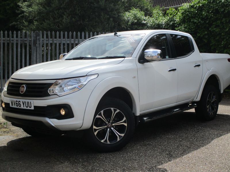 Fiat Fullback 2.4 180hp LX Double Cab Pick Up