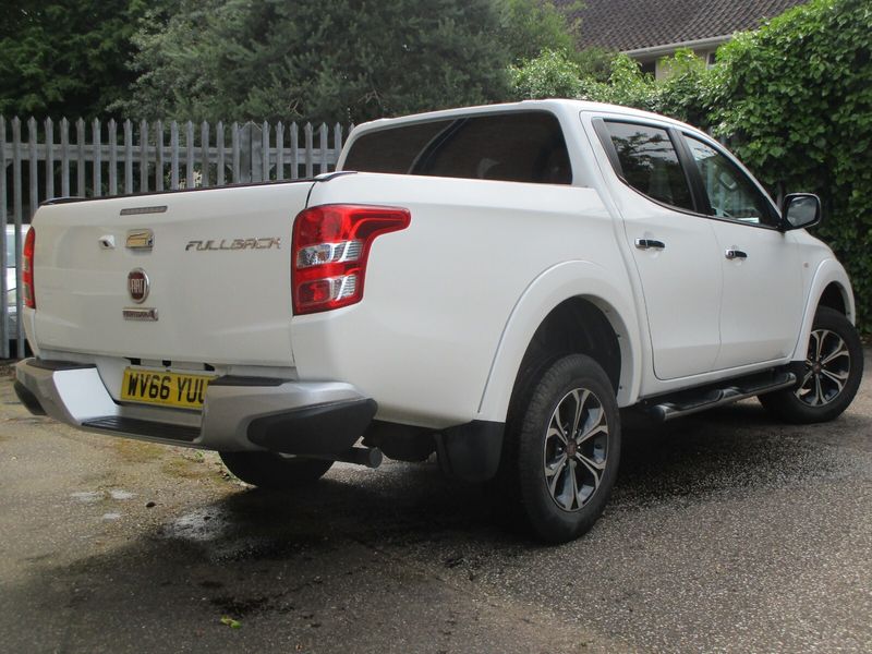 Fiat Fullback 2.4 180hp LX Double Cab Pick Up