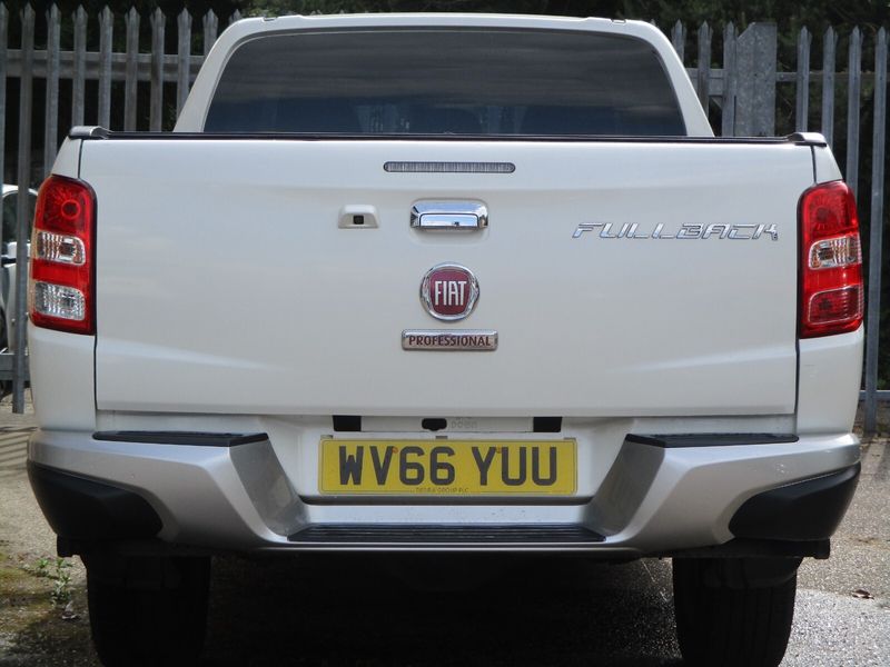 Fiat Fullback 2.4 180hp LX Double Cab Pick Up
