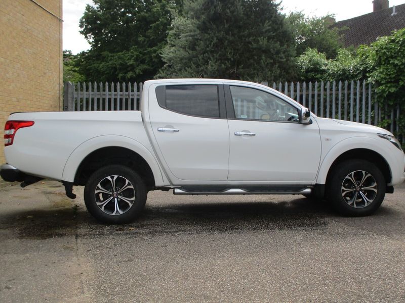 Fiat Fullback 2.4 180hp LX Double Cab Pick Up