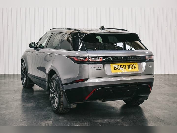 Listers Range Rover Birmingham  : The 2021 Range Rover Hosts A Wide Array Of Features That Help Deliver The Ultimate Driving Experience.