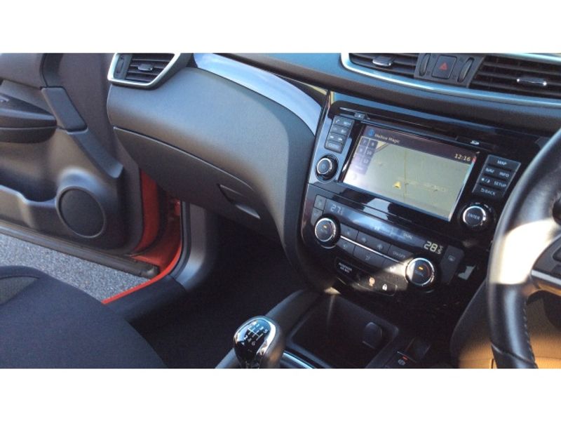 Nissan Qashqai 1.2 DiG-T Acenta 5dr