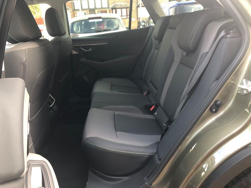 Subaru Outback 2.5i Field 5dr Lineartronic