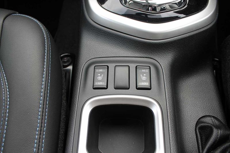 Nissan Navara Double Cab Pick Up N-Guard 2.3dCi 190 TT 4WD Auto