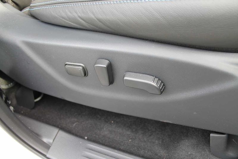 Nissan Navara Double Cab Pick Up N-Guard 2.3dCi 190 TT 4WD Auto