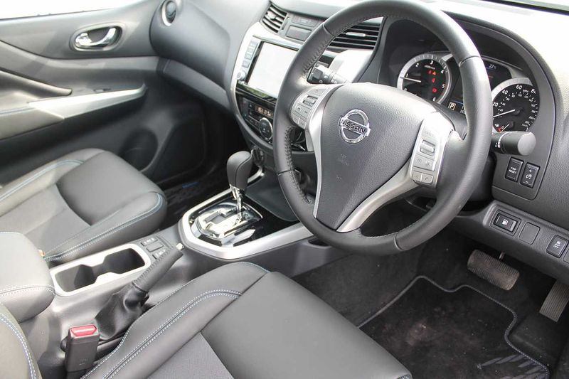 Nissan Navara Double Cab Pick Up N-Guard 2.3dCi 190 TT 4WD Auto