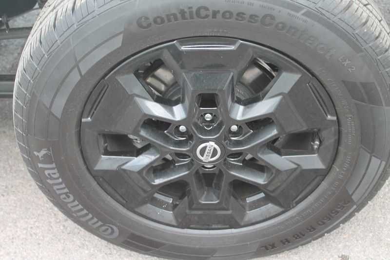 Nissan Navara Double Cab Pick Up N-Guard 2.3dCi 190 TT 4WD Auto