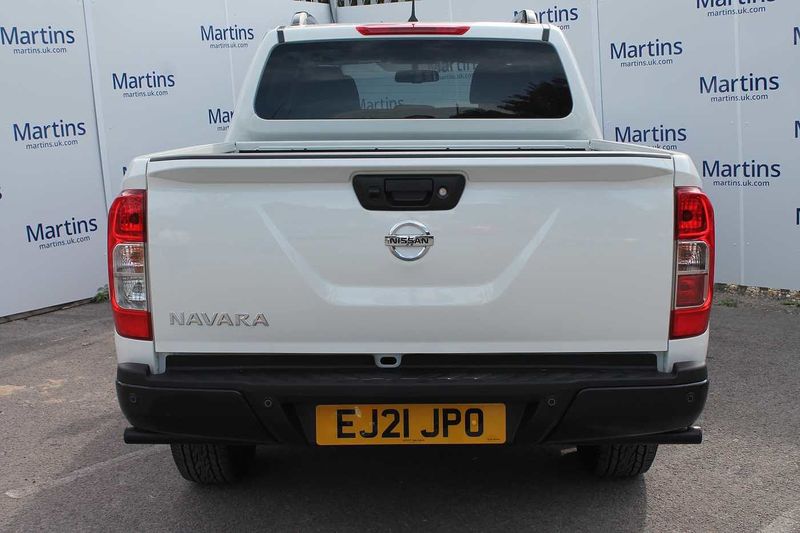 Nissan Navara Double Cab Pick Up N-Guard 2.3dCi 190 TT 4WD Auto