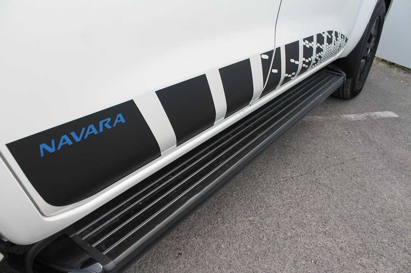 Nissan Navara Double Cab Pick Up N-Guard 2.3dCi 190 TT 4WD Auto