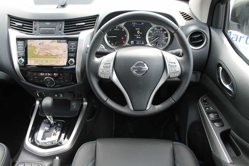 Nissan Navara Double Cab Pick Up N-Guard 2.3dCi 190 TT 4WD Auto