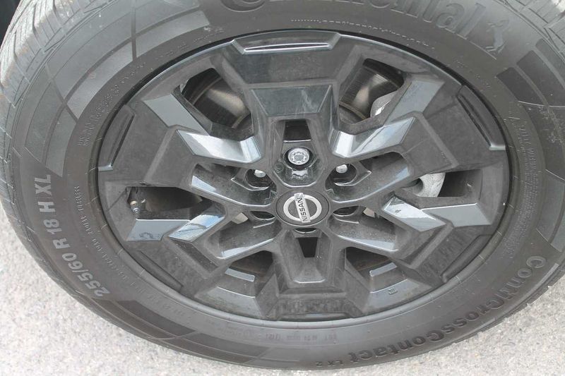 Nissan Navara Double Cab Pick Up N-Guard 2.3dCi 190 TT 4WD Auto