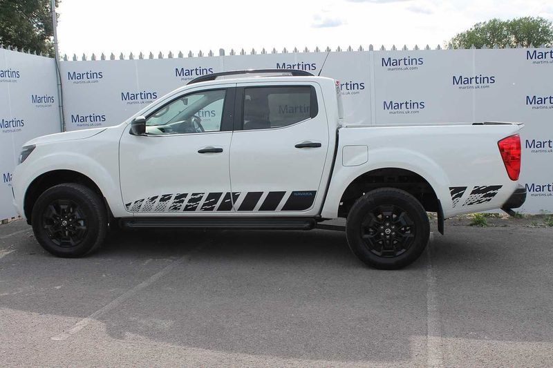 Nissan Navara Double Cab Pick Up N-Guard 2.3dCi 190 TT 4WD Auto