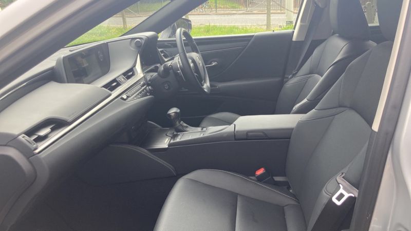 Lexus ES 300h 2.5 4dr CVT
