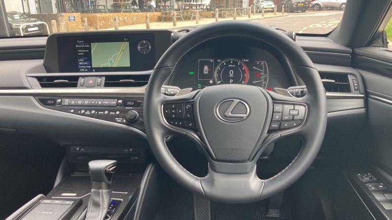 Lexus ES 300h 2.5 4dr CVT