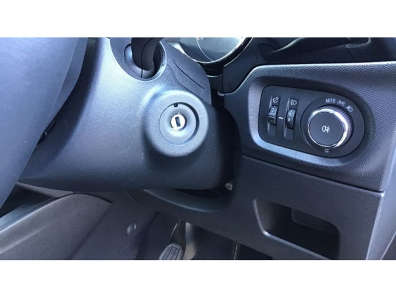 Vauxhall Corsa 1.2 SE Nav 5dr