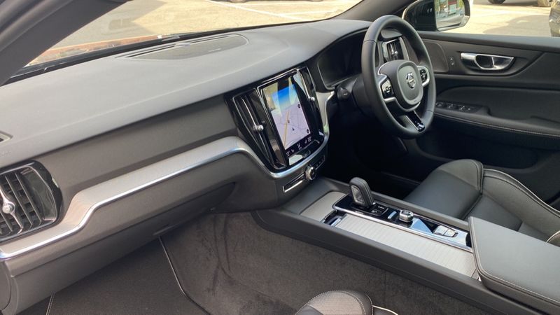 Volvo V60 2.0 B4D R DESIGN 5dr Auto