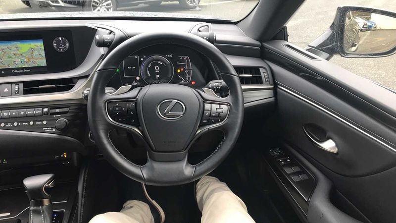 Lexus ES 300h 2.5 4dr CVT