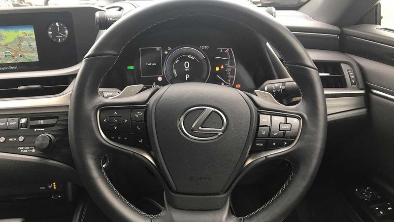 Lexus ES 300h 2.5 4dr CVT
