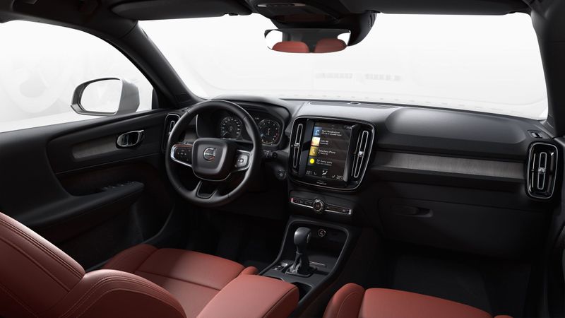 Volvo XC40 2.0 B4P Inscription 5dr AWD Auto