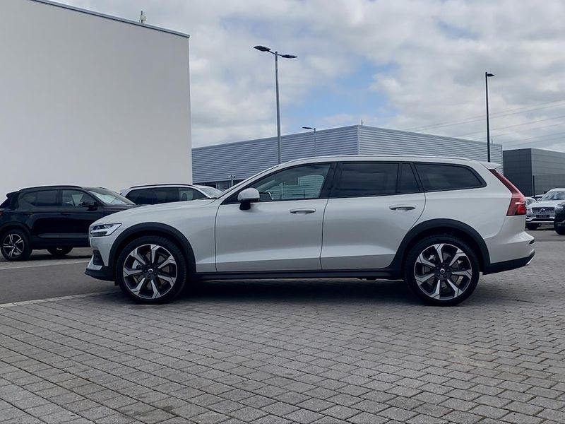 Volvo V60 2.0 B4D Cross Country 5dr AWD Auto