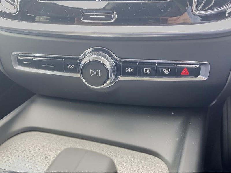 Volvo V60 2.0 B4D Cross Country 5dr AWD Auto