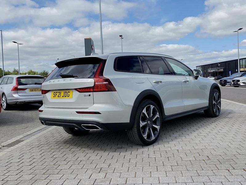 Volvo V60 2.0 B4D Cross Country 5dr AWD Auto