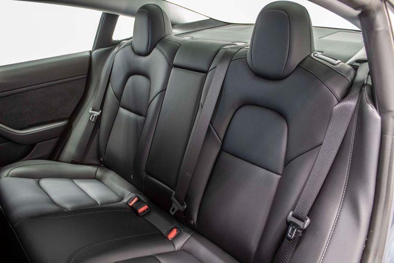 Tesla Model 3 Long Range AWD 4dr Auto